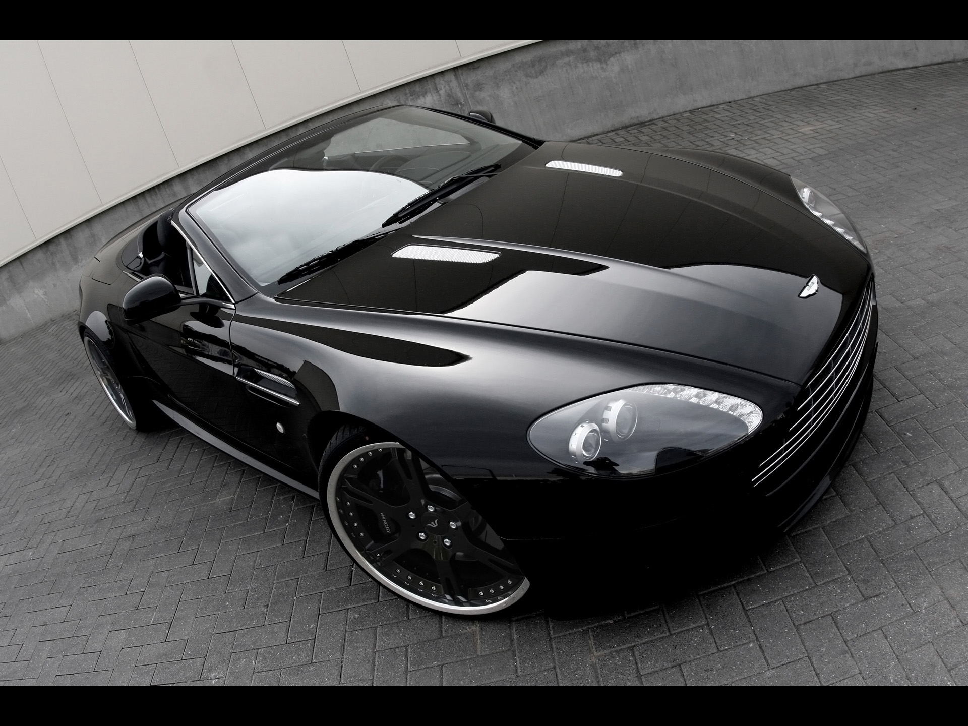 Aston Martin V8 Vantage