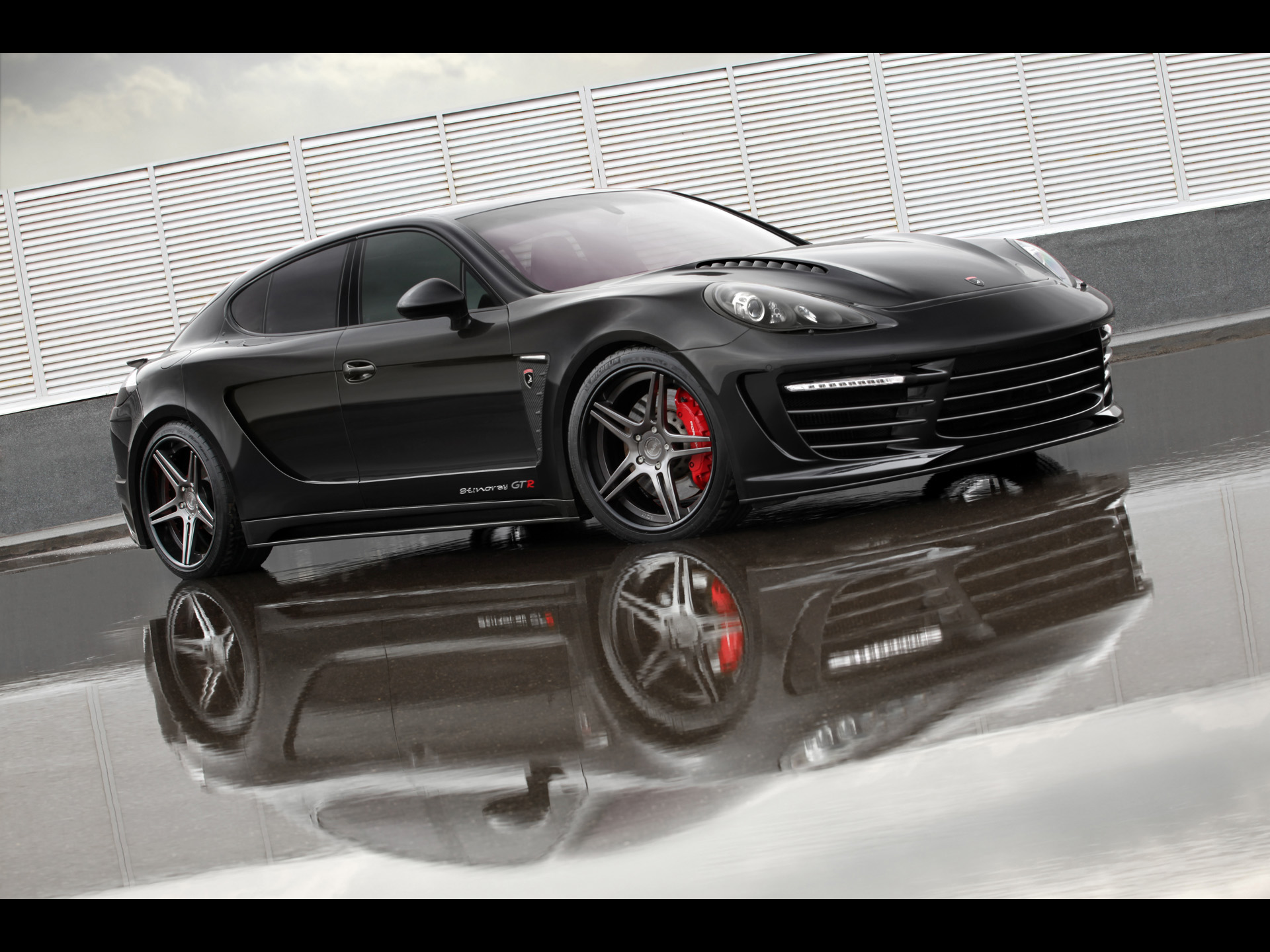 Porsche Panamera Stingray Gtr