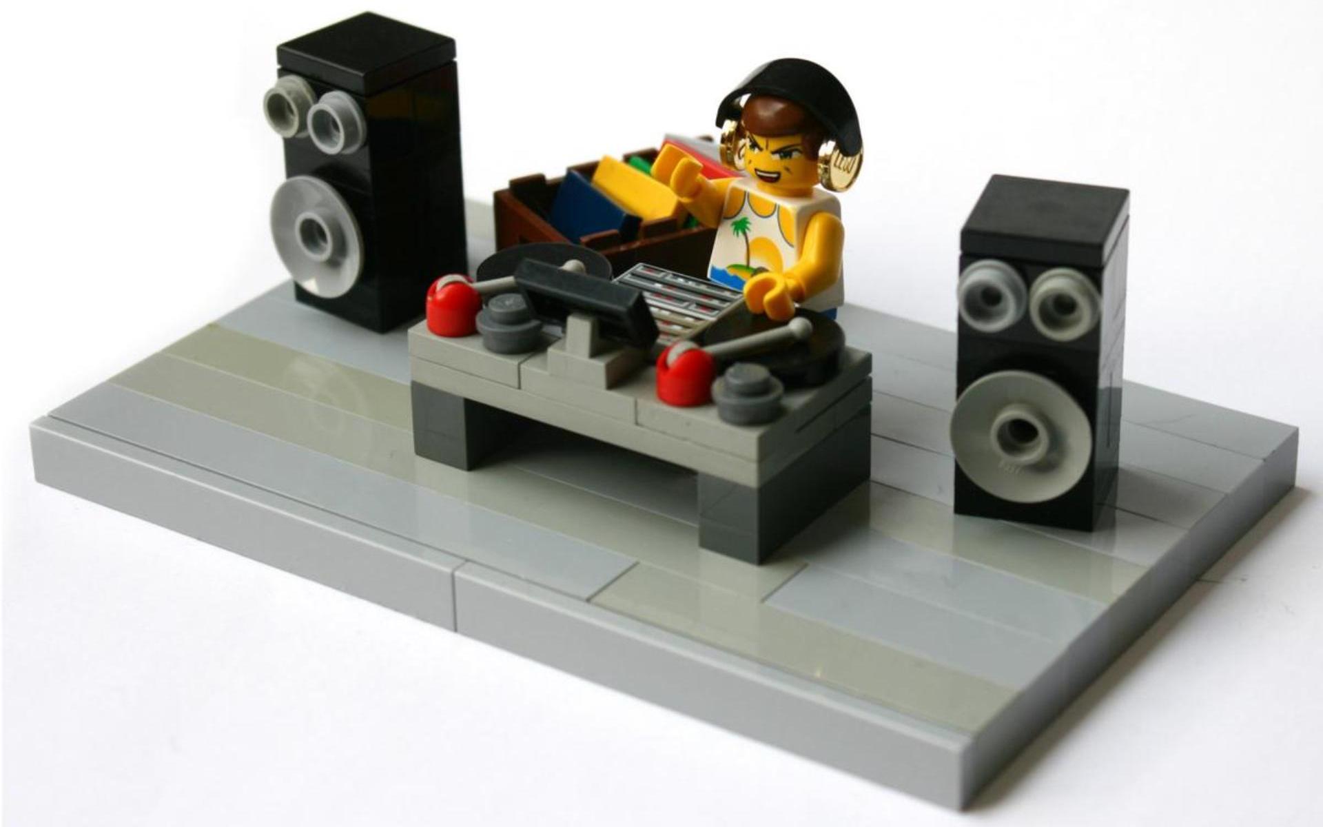 Lego Dj