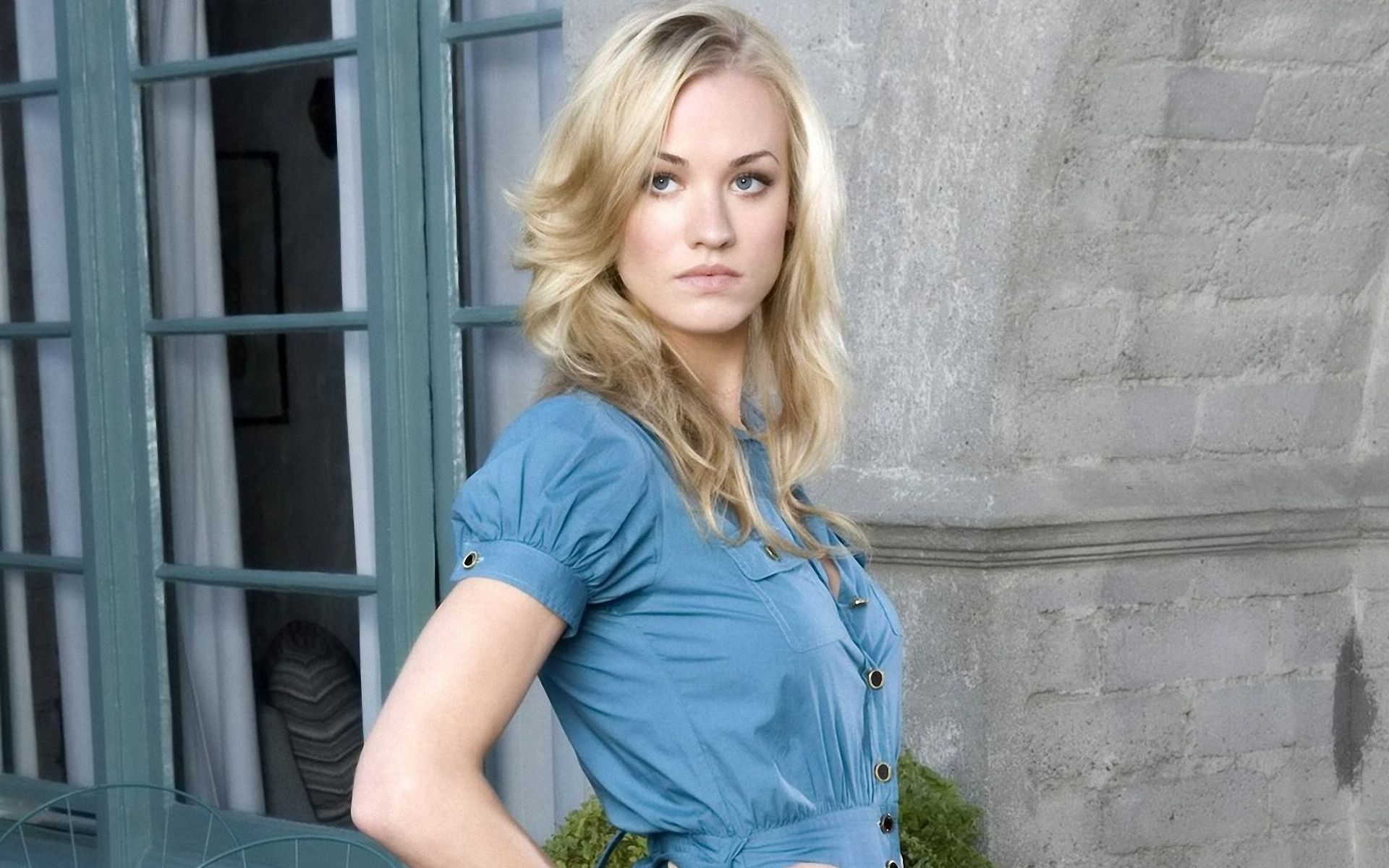 Yvonne Strahovski