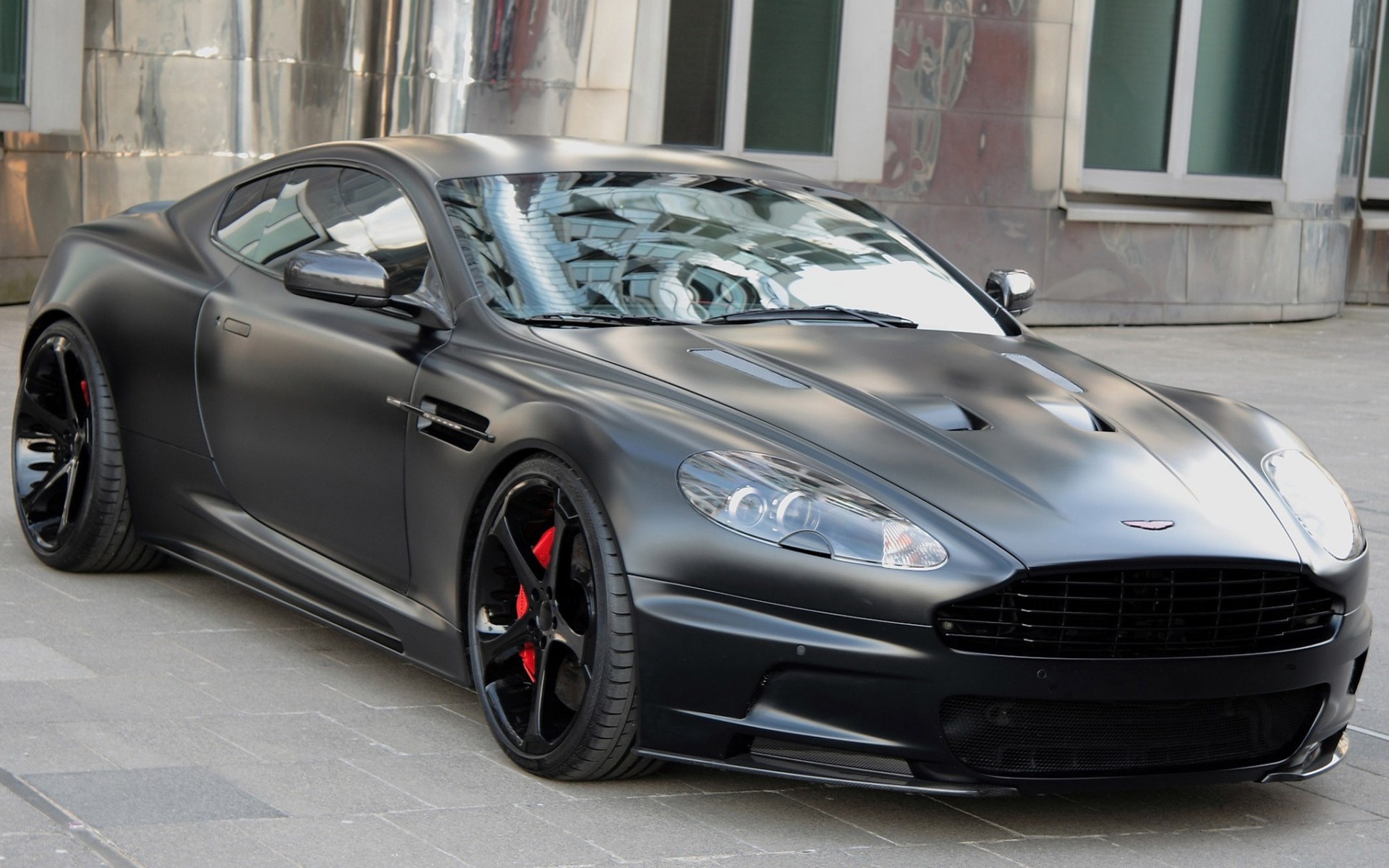 Aston Martin Dbs