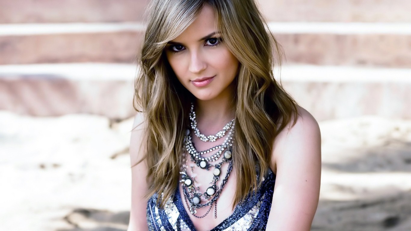 Rachael Leigh Cook