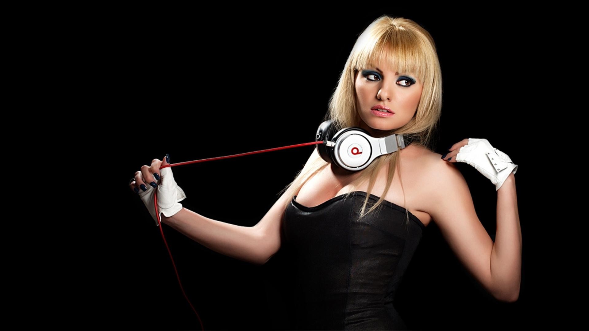 Alexandra Stan